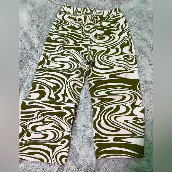 High Waisted Marble Print Wide Leg Jeans - Picture 2 of 3